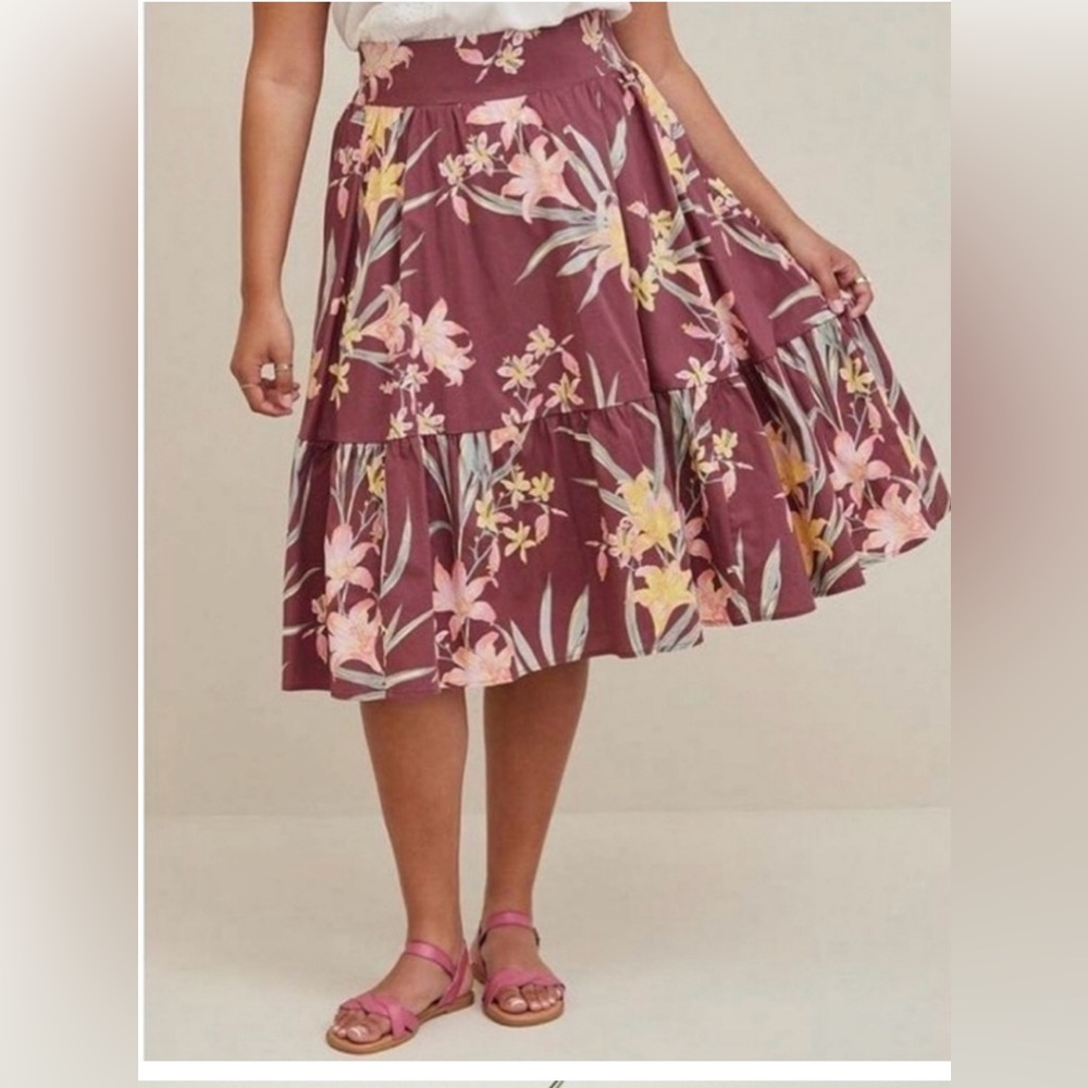 Torrid Poplin Midi Tiered floral skirt size 4 (26/28)